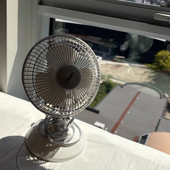 Classic Mini Clip Fan - Picture 1 of 2